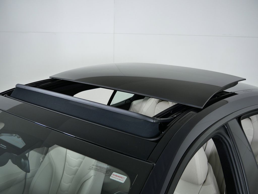 Thumbnail: 2026 BMW 8 Series - 18