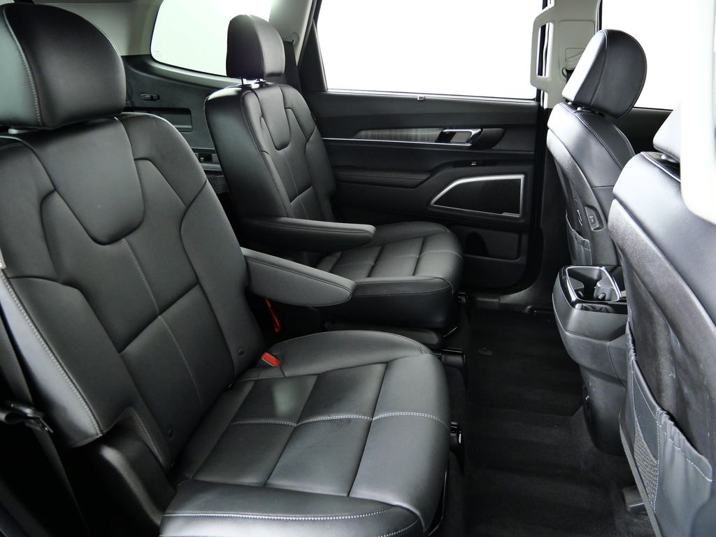 Thumbnail: 2023 Kia Telluride - 26