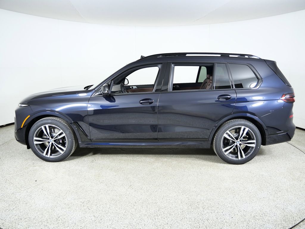 Thumbnail: 2026 BMW X7 - 15