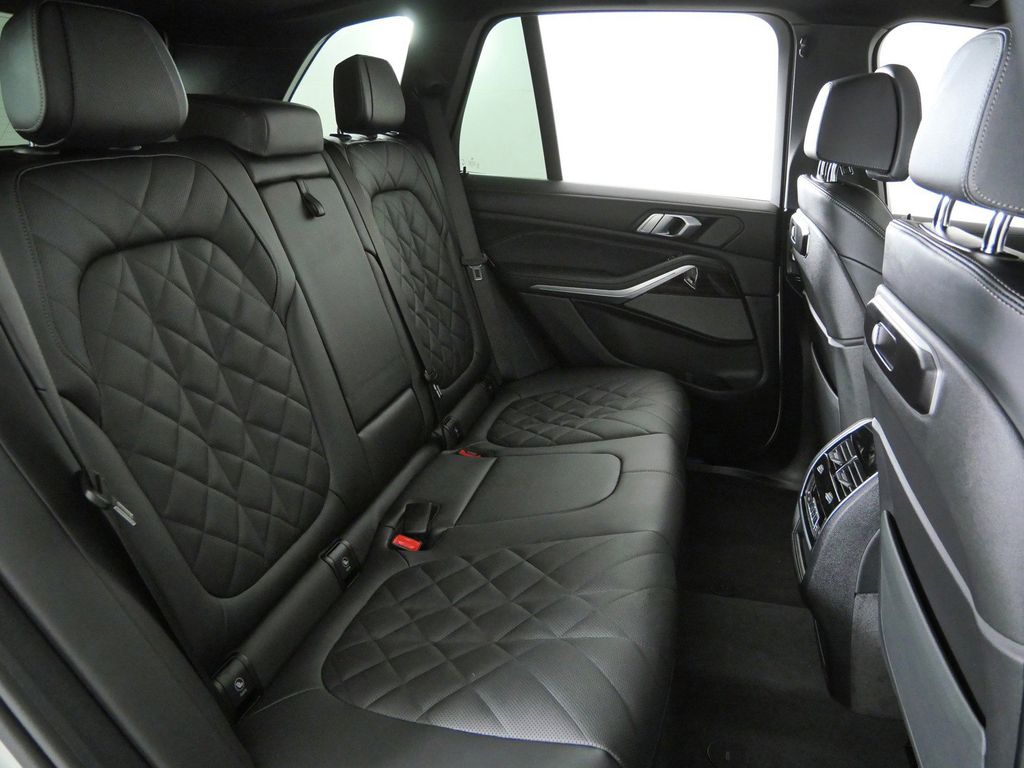 Thumbnail: 2026 BMW X5 - 27