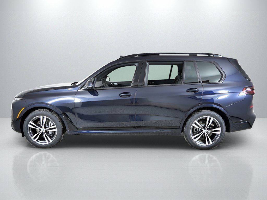 Thumbnail: 2026 BMW X7 - 16