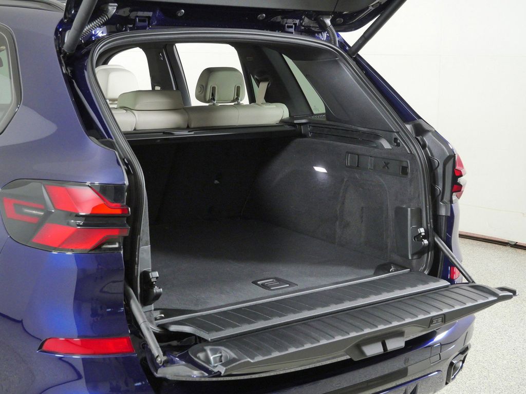 Thumbnail: 2026 BMW X5 - 29