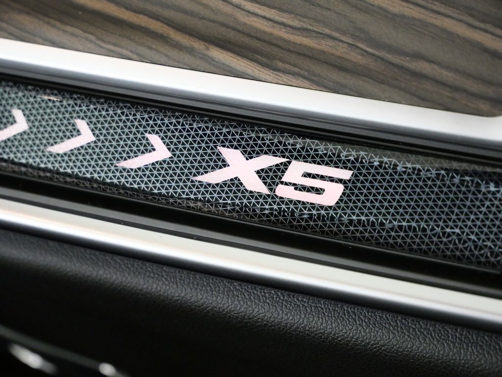 Thumbnail: 2026 BMW X5 - 24