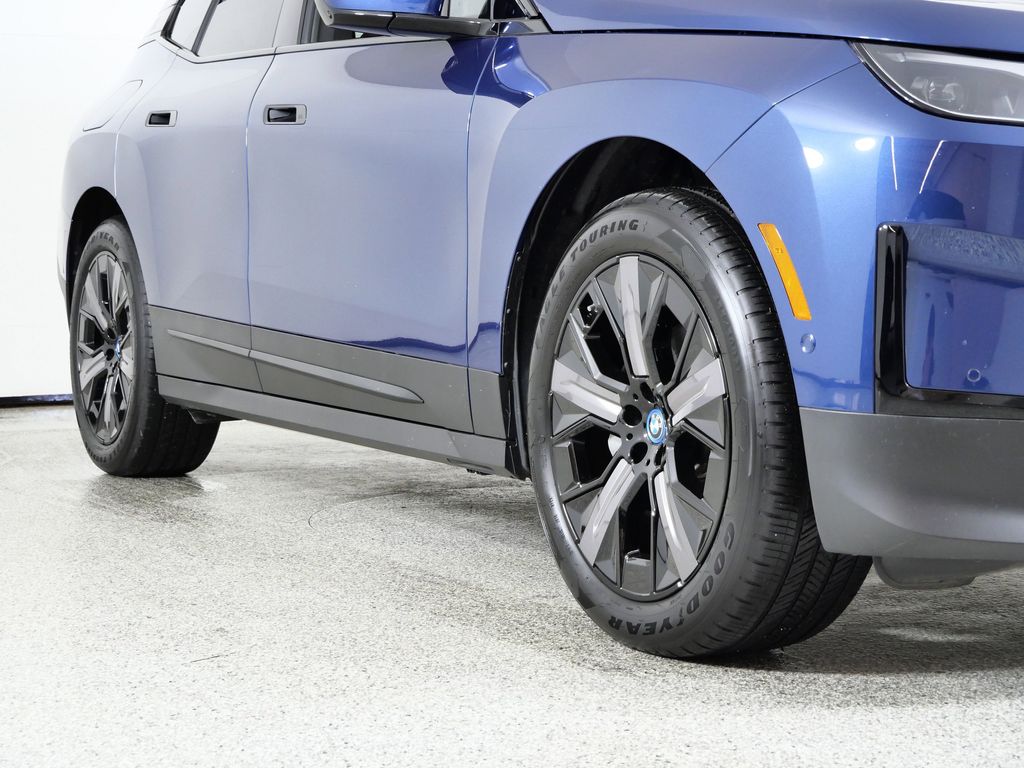 Thumbnail: 2025 BMW iX - 8