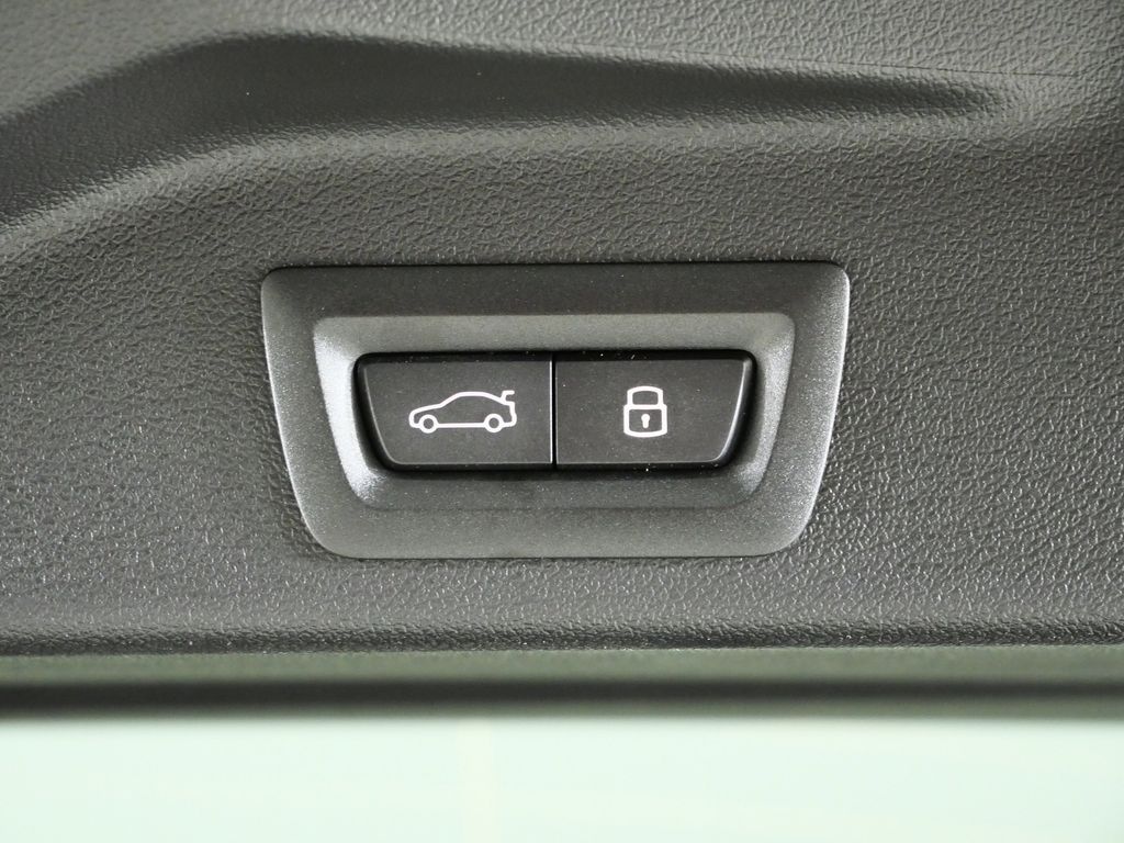 Thumbnail: 2026 BMW X5 - 30