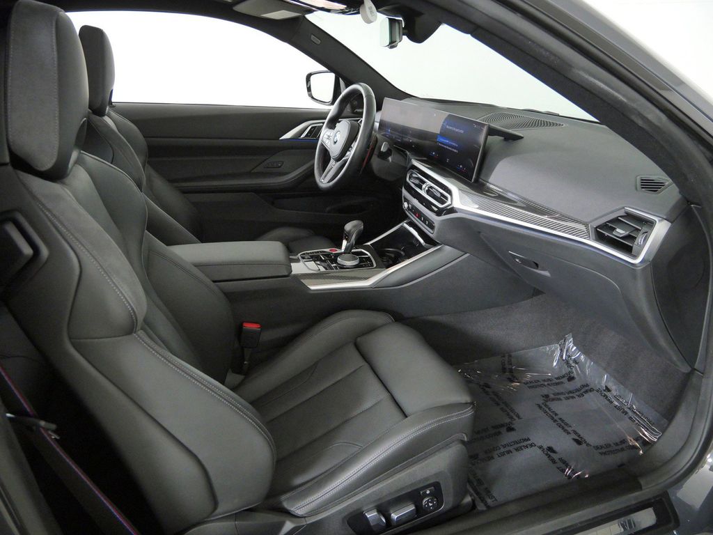 Thumbnail: 2024 BMW M4 - 20