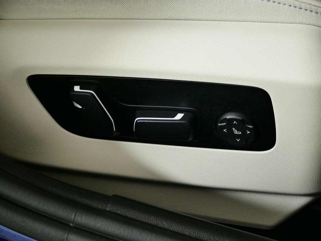 Thumbnail: 2024 BMW i5 - 28