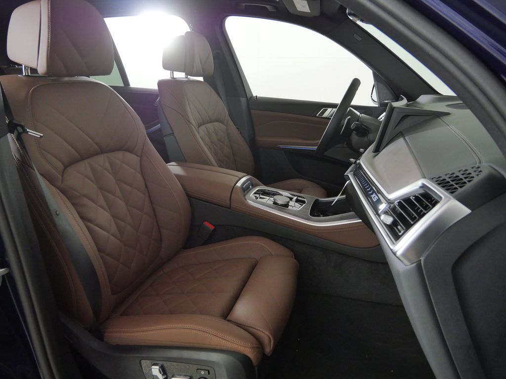 Thumbnail: 2026 BMW X5 - 21