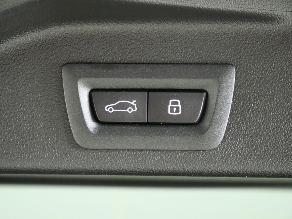 Thumbnail: 2026 BMW X5 - 30