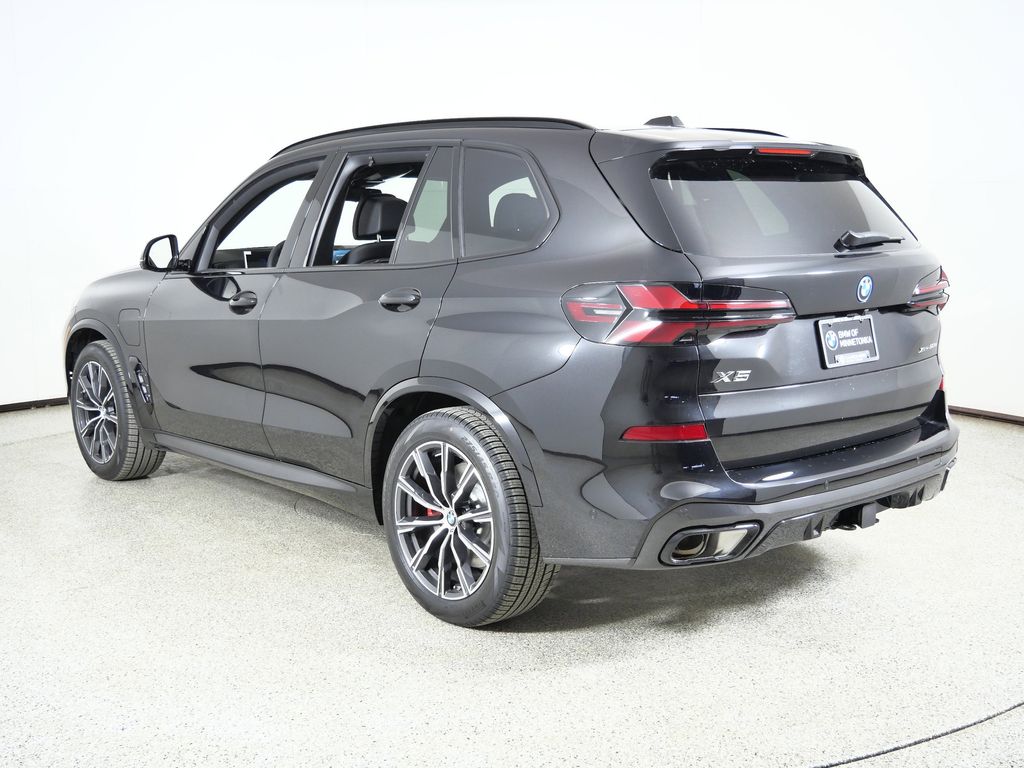 Thumbnail: 2026 BMW X5 - 14