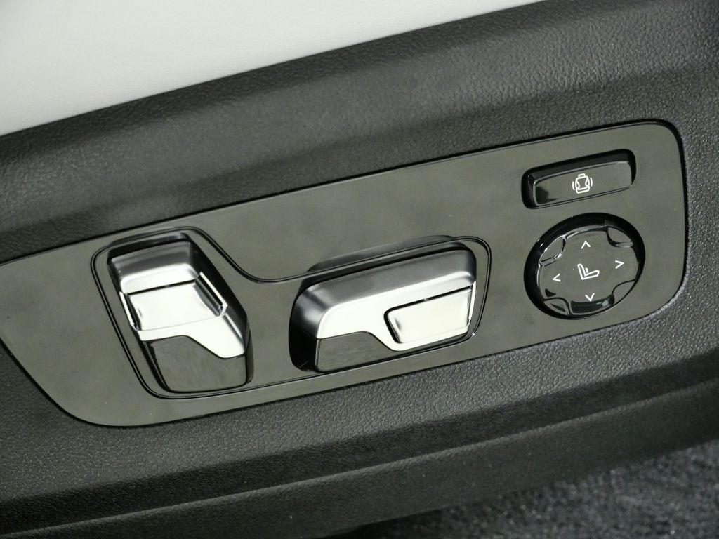 Thumbnail: 2026 BMW X5 - 22