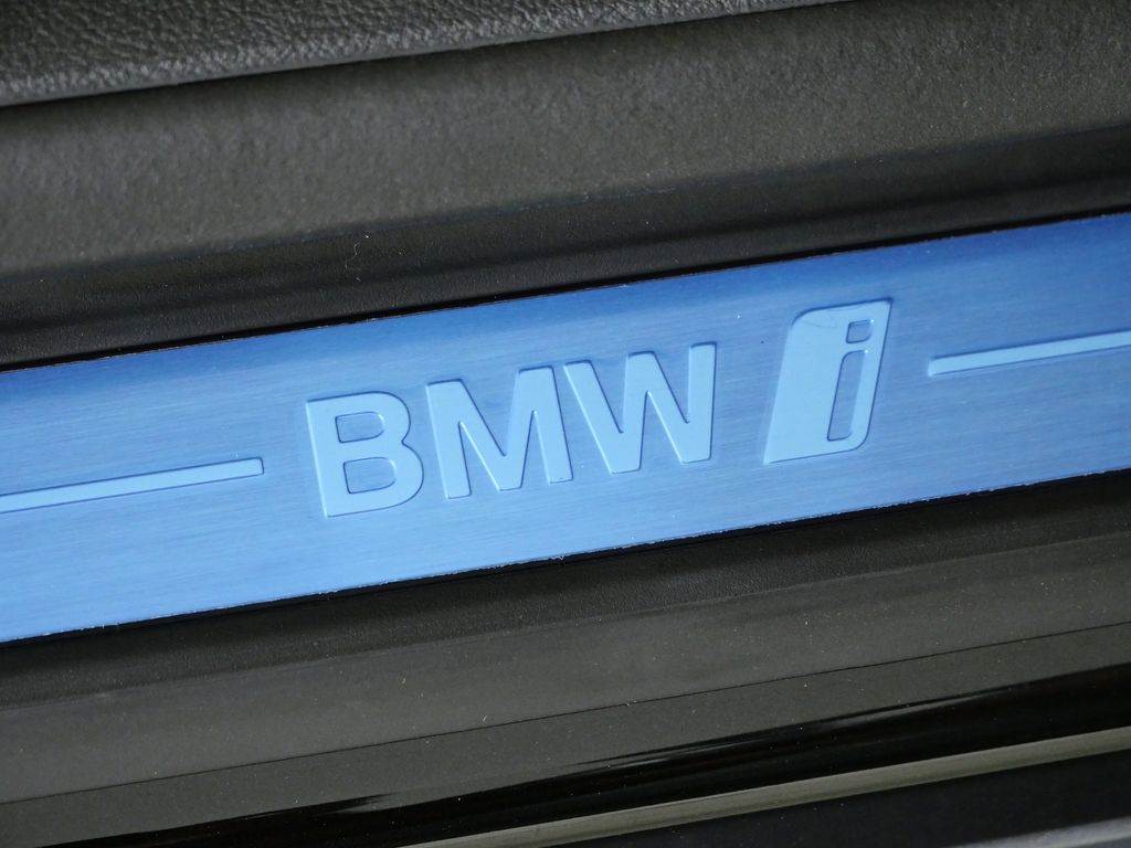 Thumbnail: 2026 BMW i4 - 23