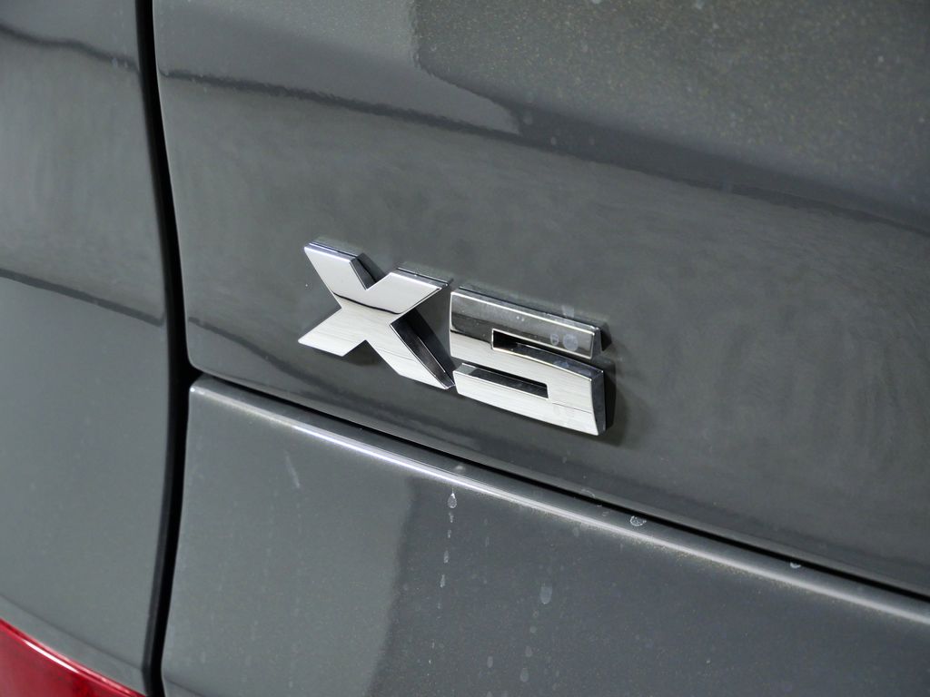 Thumbnail: 2026 BMW X5 - 13