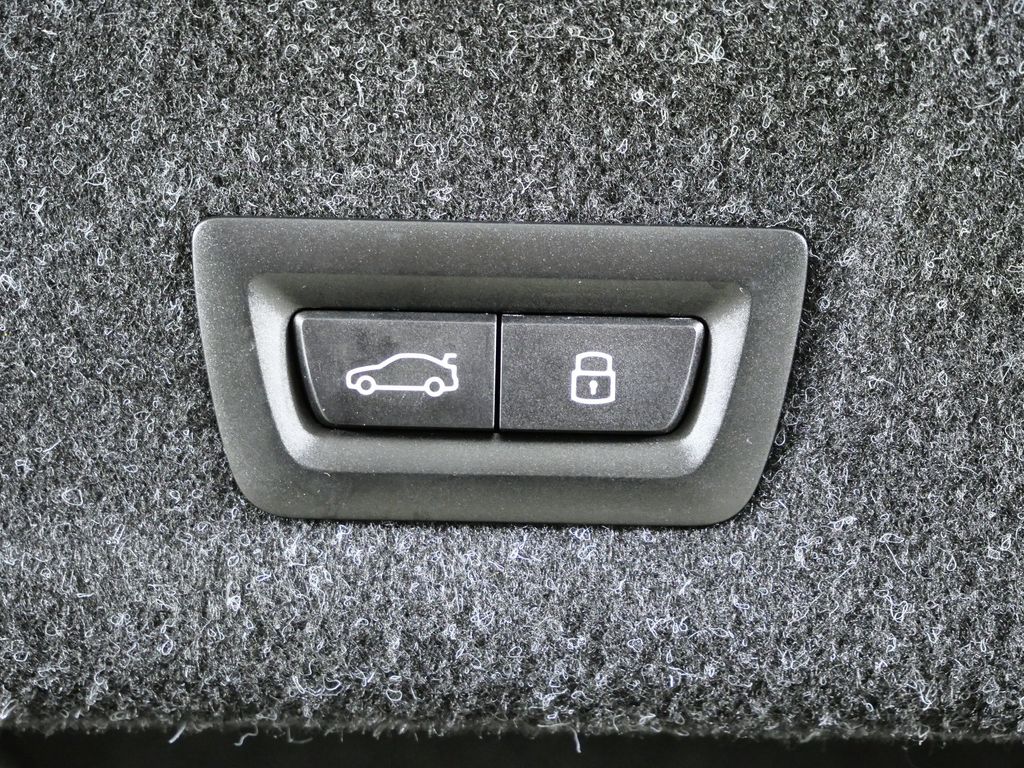 Thumbnail: 2026 BMW M3 - 28