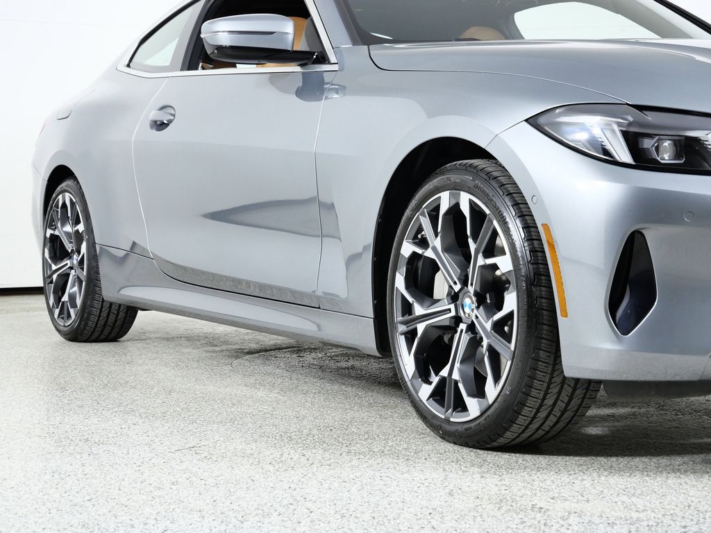 Thumbnail: 2025 BMW 4 Series - 8