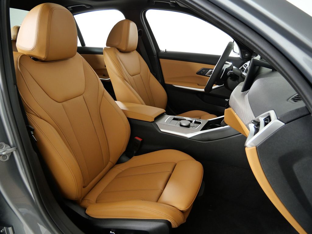 Thumbnail: 2026 BMW 3 Series - 21