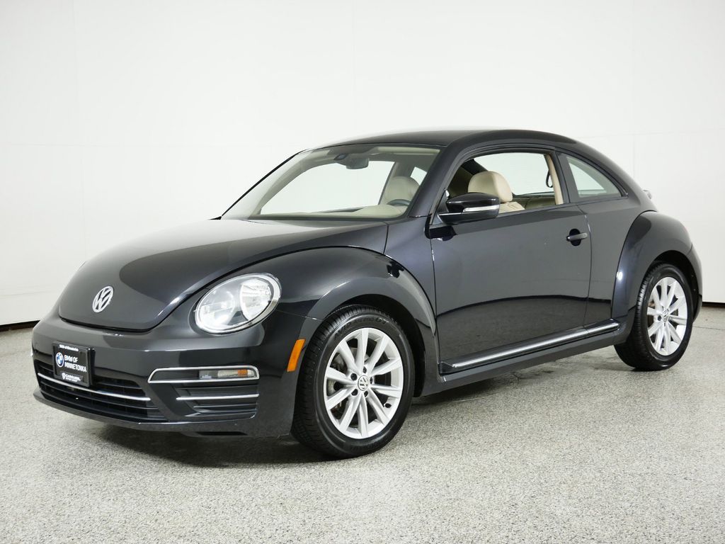 2017 Volkswagen Beetle SE -
                Wayzata, MN