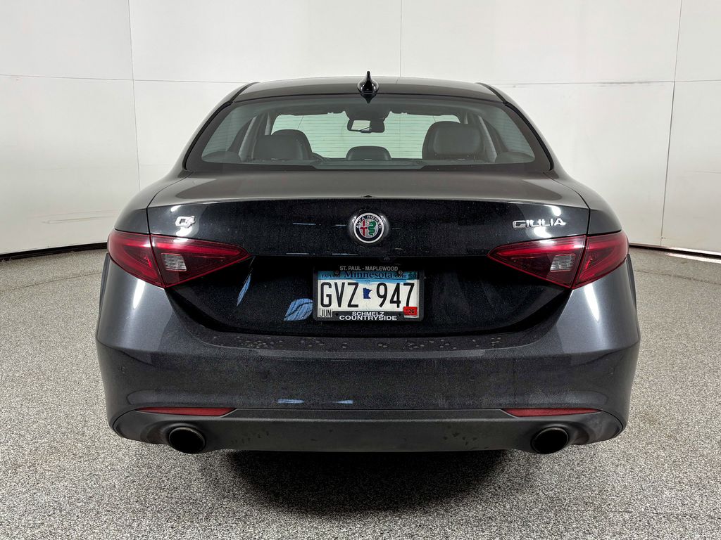 Thumbnail: 2017 Alfa Romeo Giulia - 7