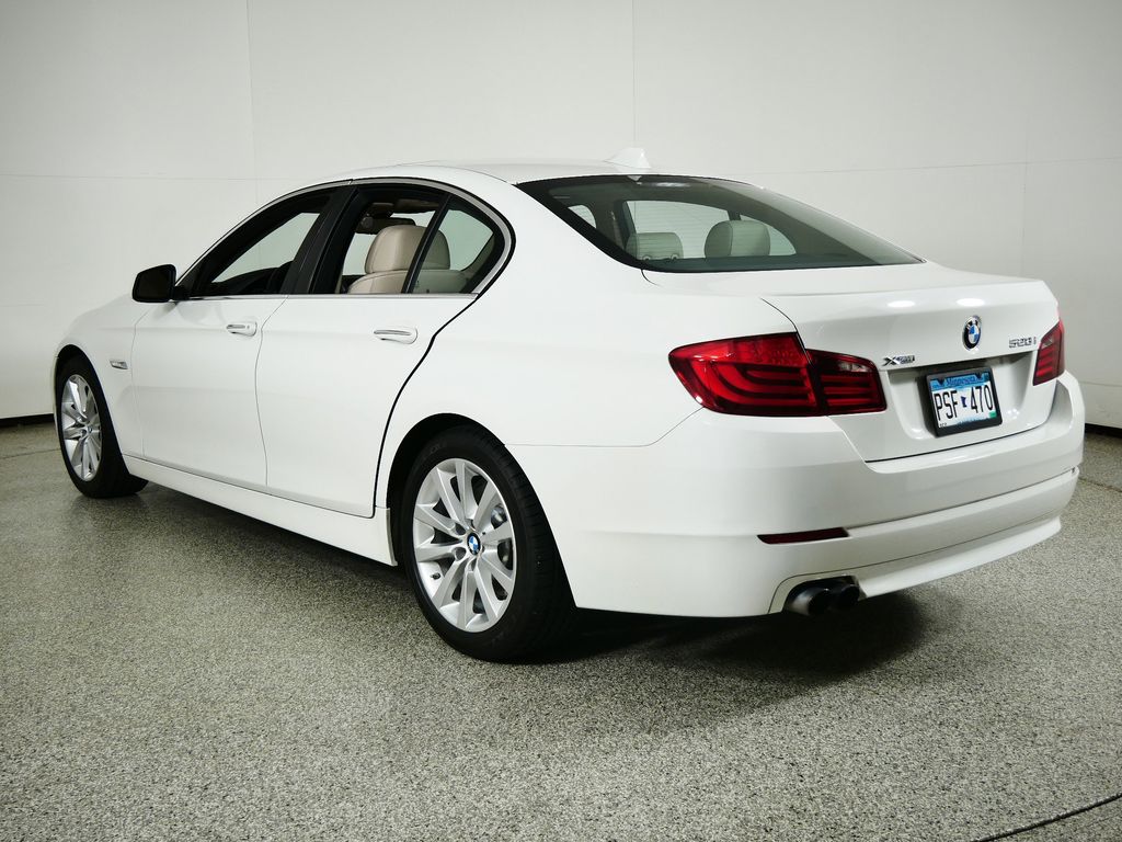 Thumbnail: 2013 BMW 5 Series - 14