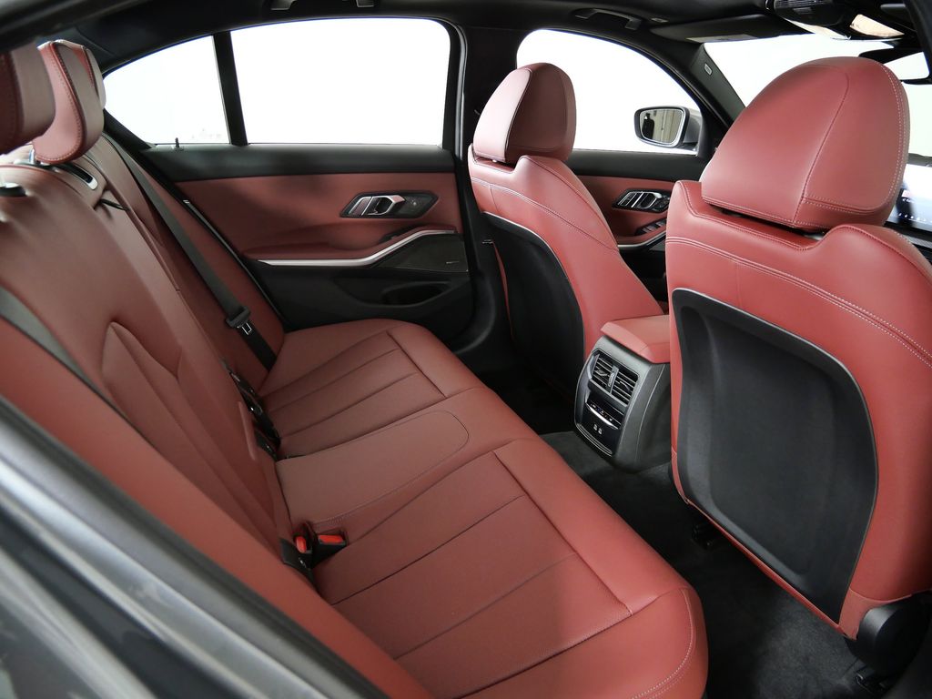 Thumbnail: 2025 BMW 3 Series - 30