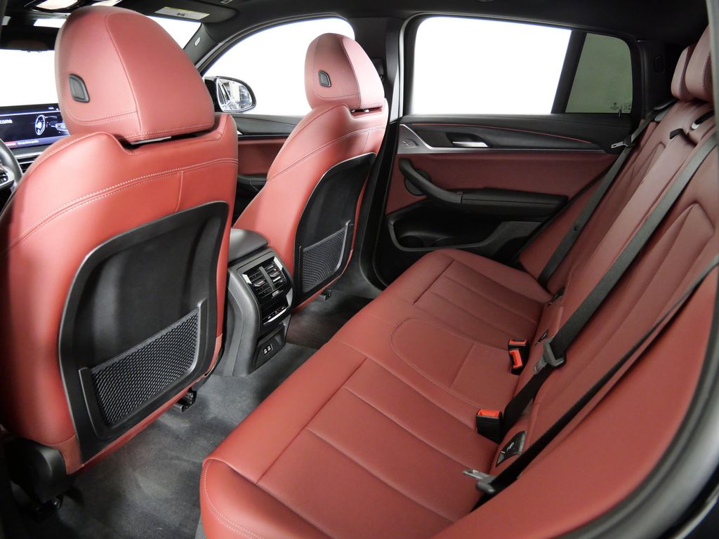 Thumbnail: 2025 BMW X4 - 35