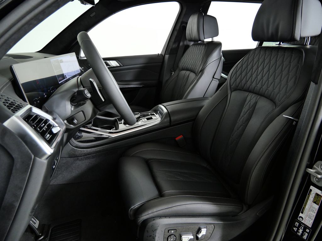 Thumbnail: 2026 BMW X7 - 38