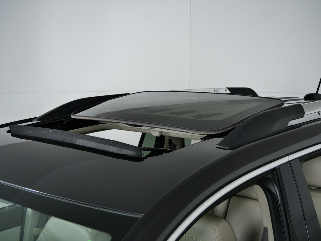 Thumbnail: 2017 GMC Acadia - 19