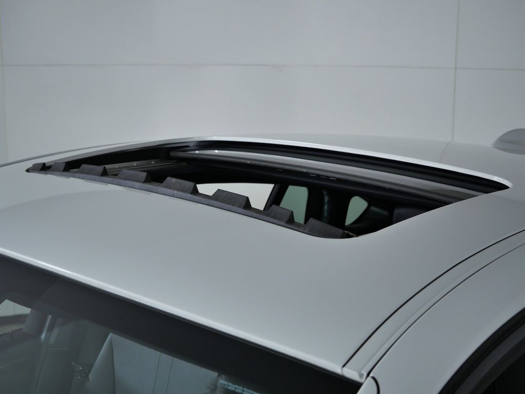 Thumbnail: 2017 BMW X4 - 19