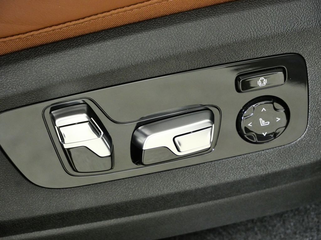 Thumbnail: 2025 BMW X5 - 27