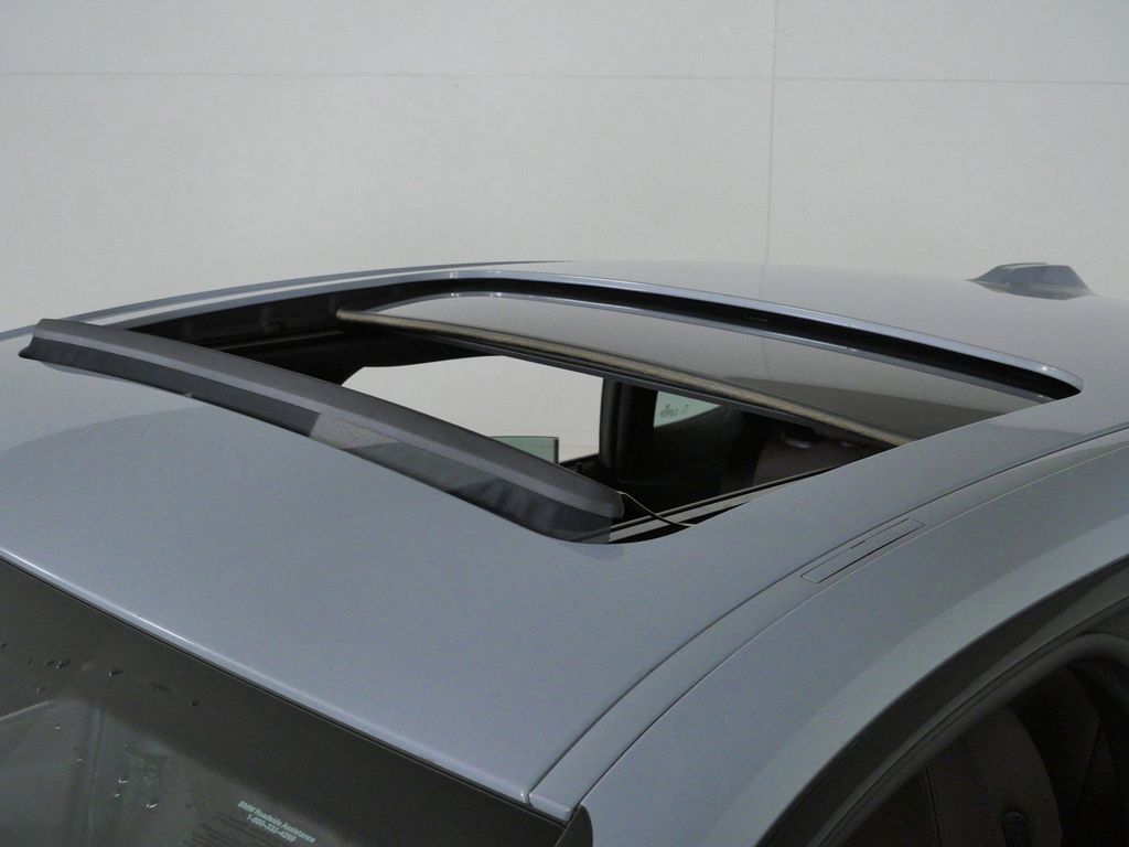 Thumbnail: 2023 BMW i4 - 22