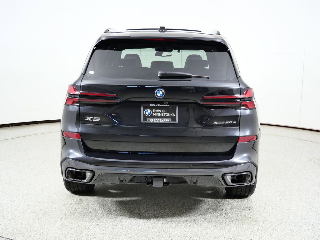 Thumbnail: 2026 BMW X5 - 10