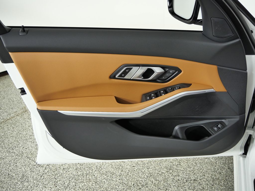 Thumbnail: 2023 BMW 3 Series - 36