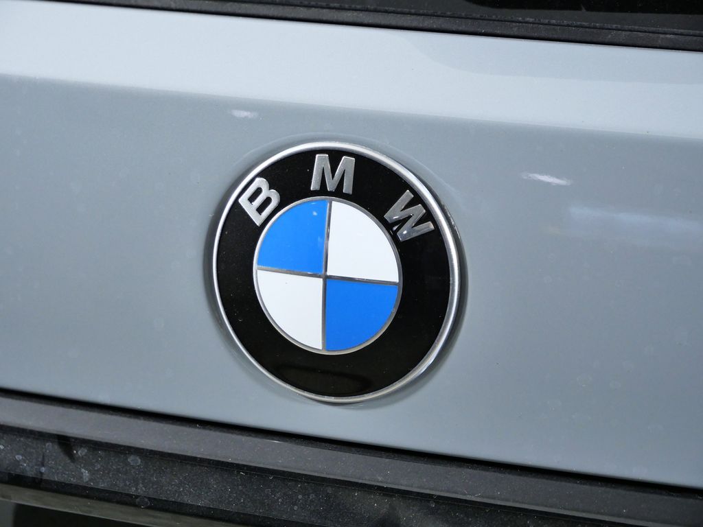 Thumbnail: 2026 BMW X7 - 11