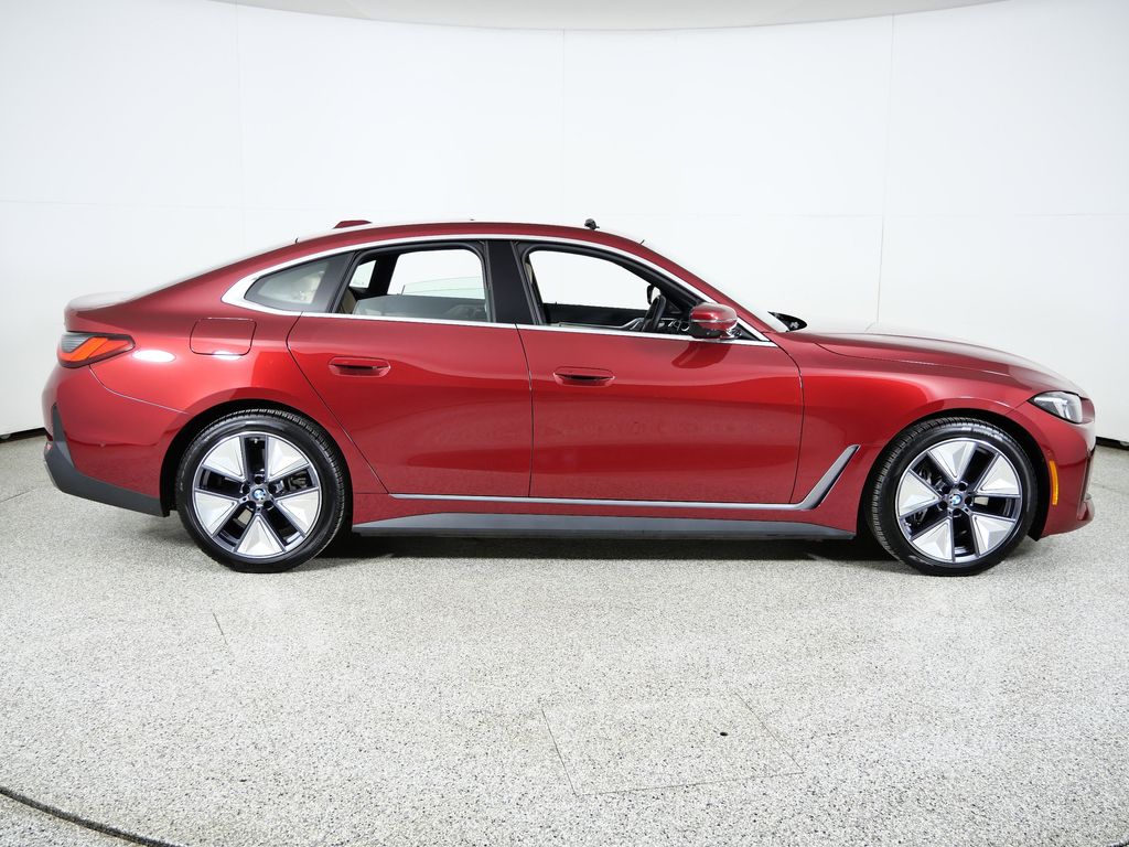 Thumbnail: 2025 BMW i4 - 10