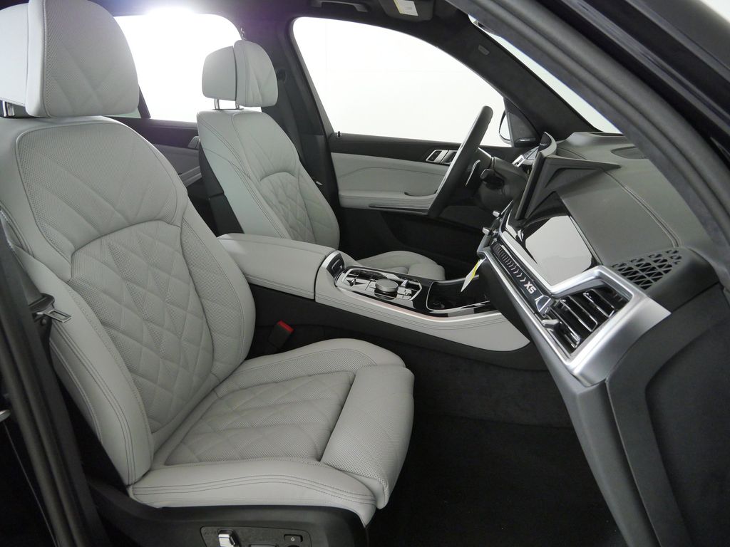 Thumbnail: 2026 BMW X5 - 21
