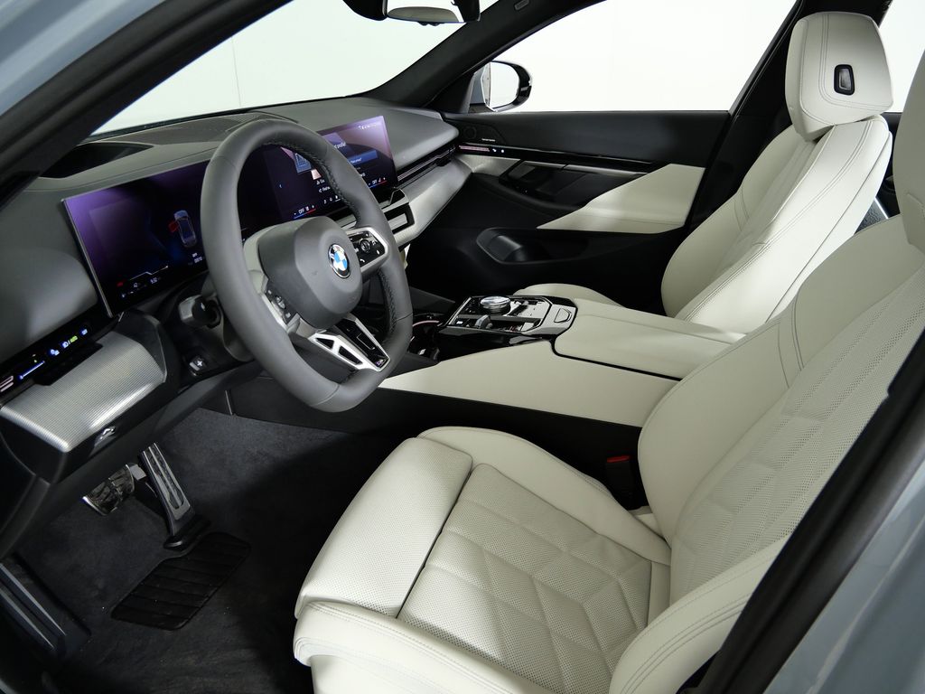 Thumbnail: 2026 BMW 5 Series - 32