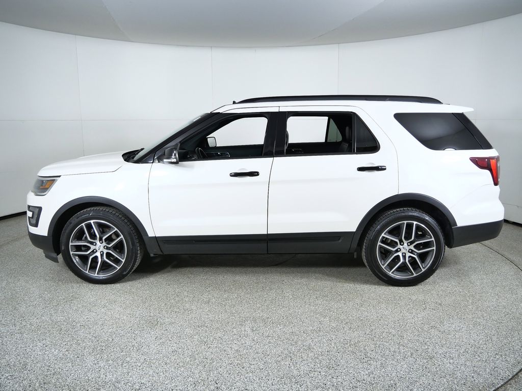 Thumbnail: 2016 Ford Explorer - 16