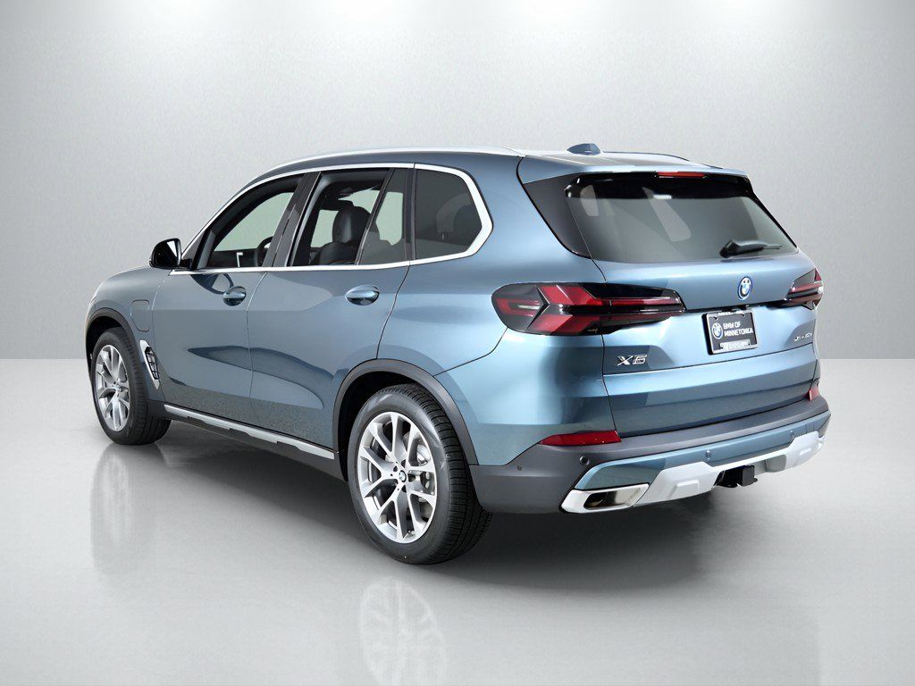 Thumbnail: 2026 BMW X5 - 15