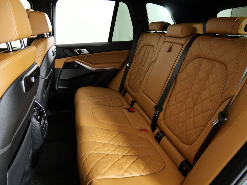 Thumbnail: 2026 BMW X5 - 33