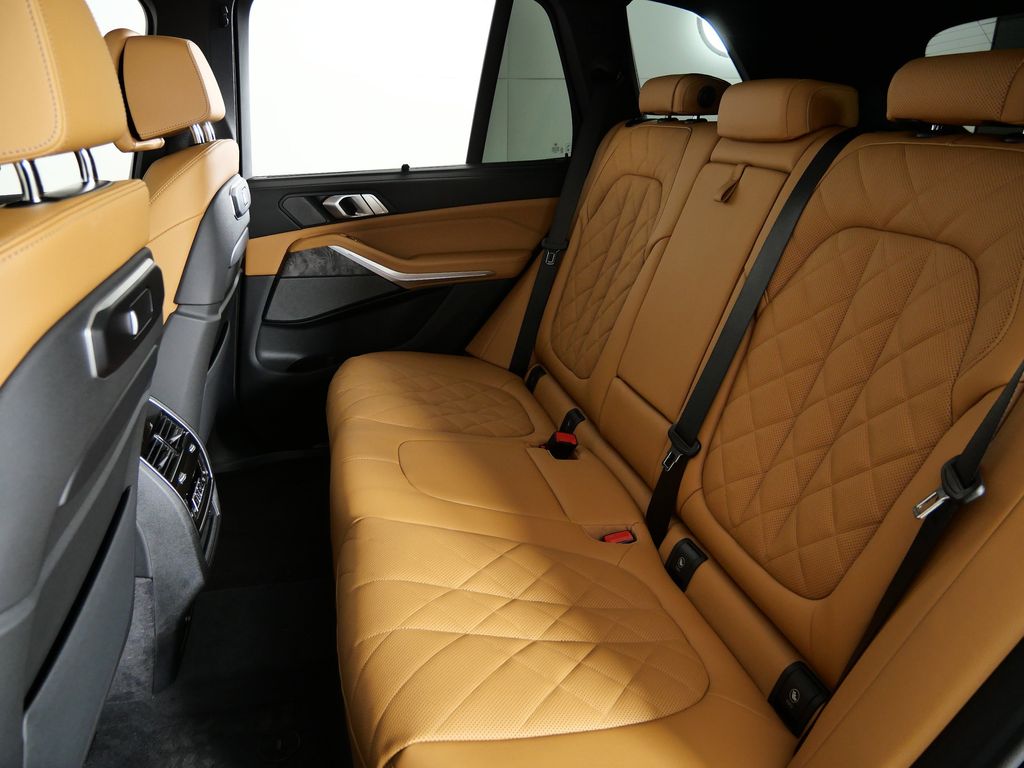 Thumbnail: 2026 BMW X5 - 36