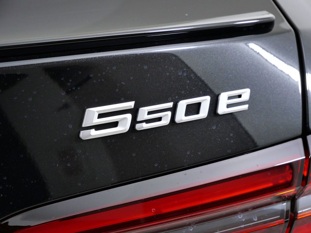 Thumbnail: 2026 BMW 5 Series - 12