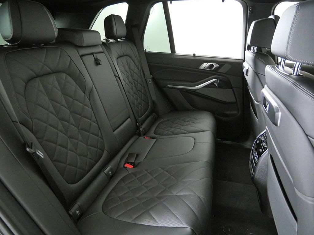 Thumbnail: 2026 BMW X5 - 27
