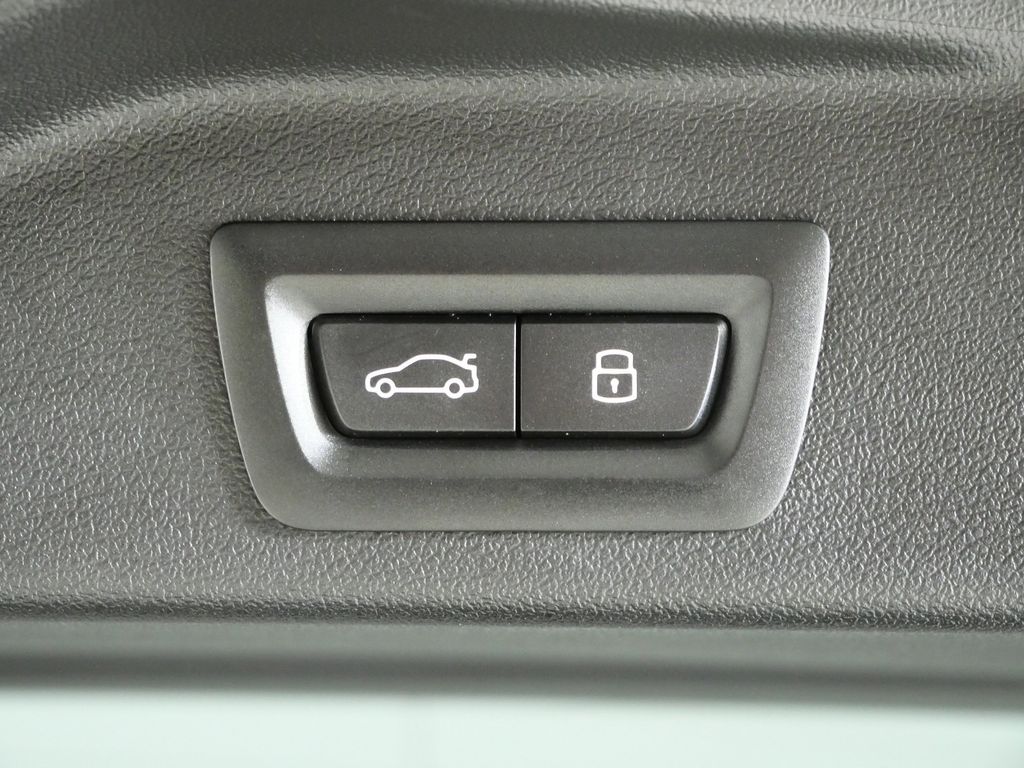 Thumbnail: 2026 BMW X5 - 30