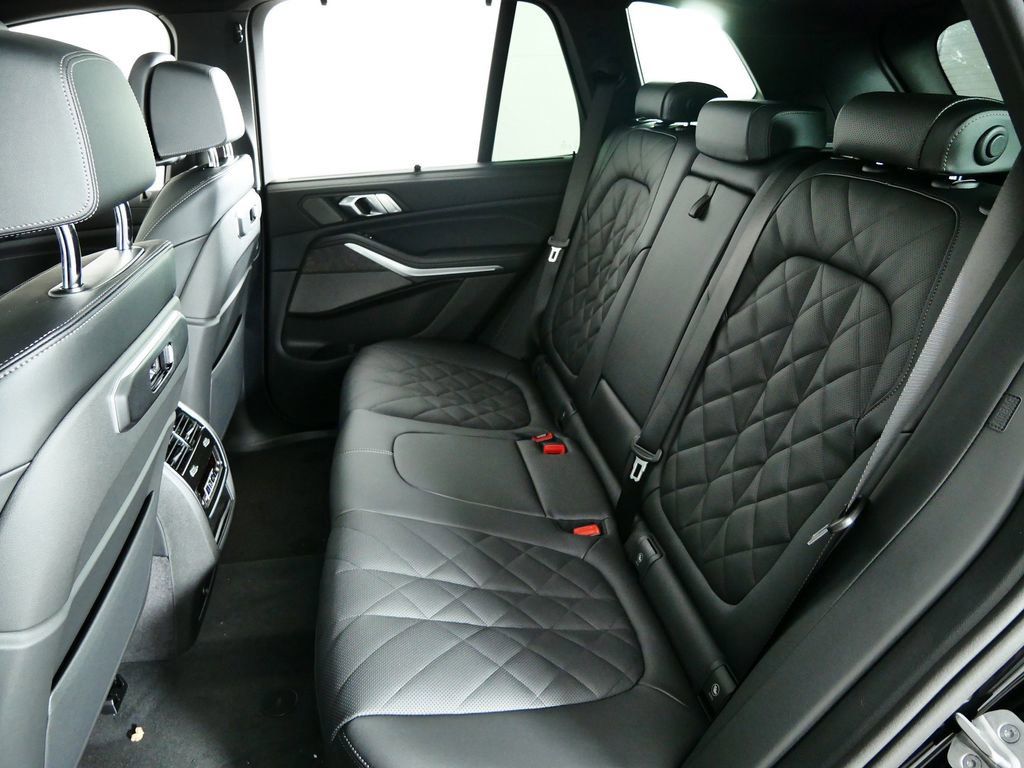 Thumbnail: 2026 BMW X5 - 31