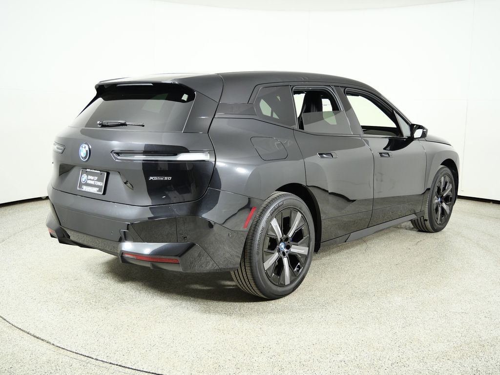 Thumbnail: 2024 BMW iX - 11