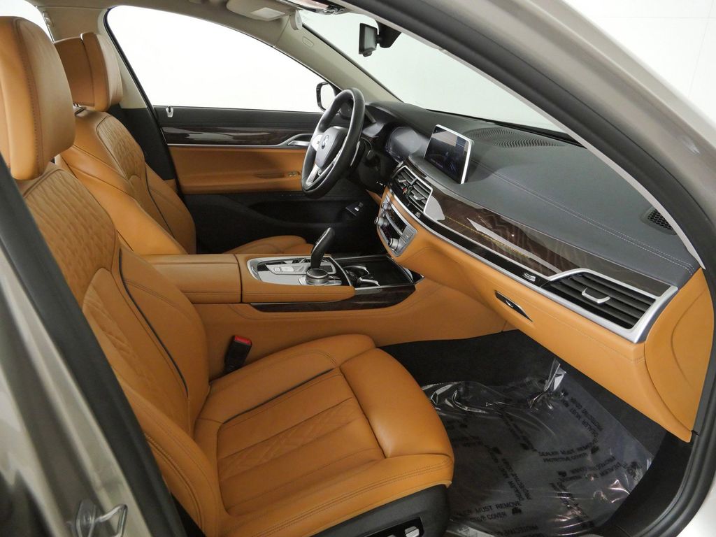 Thumbnail: 2022 BMW 7 Series - 23