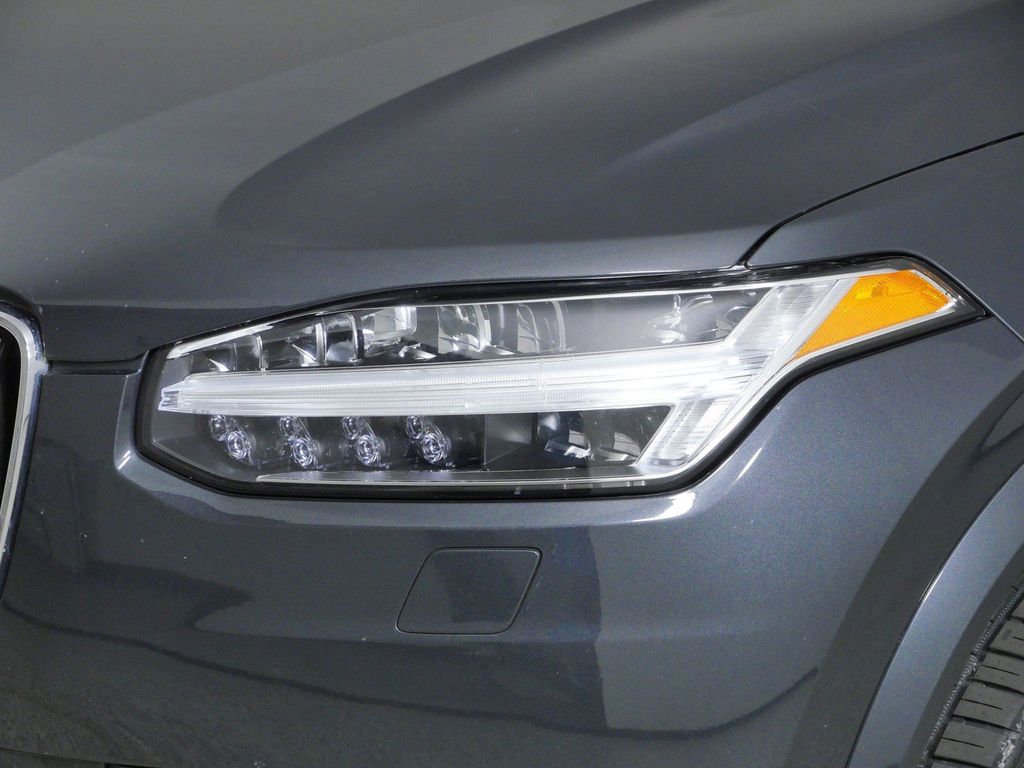 Thumbnail: 2021 Volvo XC90 - 4