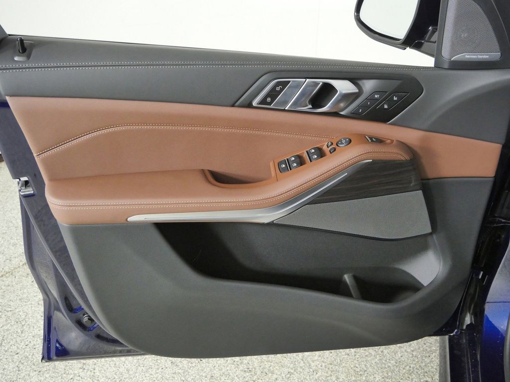 Thumbnail: 2026 BMW X5 - 33