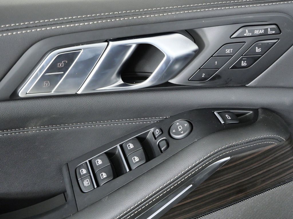 Thumbnail: 2026 BMW X7 - 37