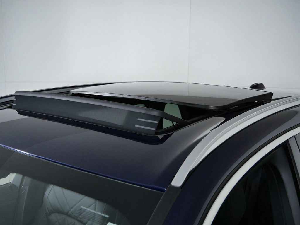 Thumbnail: 2026 BMW X5 - 19